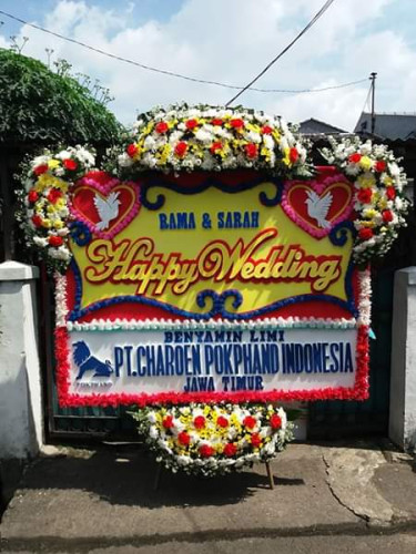 Karangan Bunga Pernikahan di palangka raya